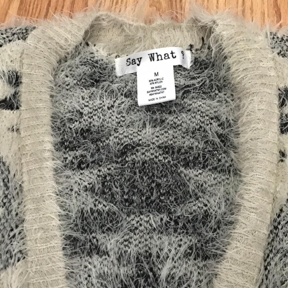 Fuzzy warm cardigan - Picture 2 of 3